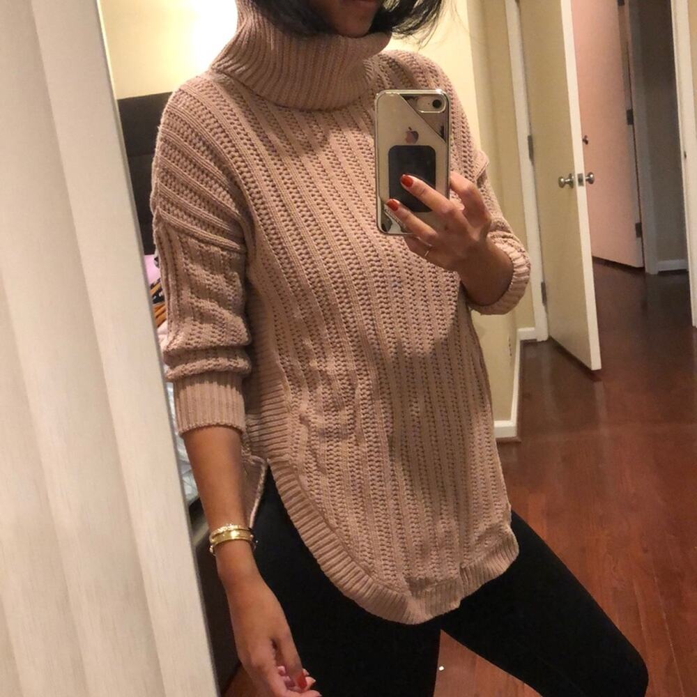 EXPRESS 3/4 Sleeves Turtle Neck